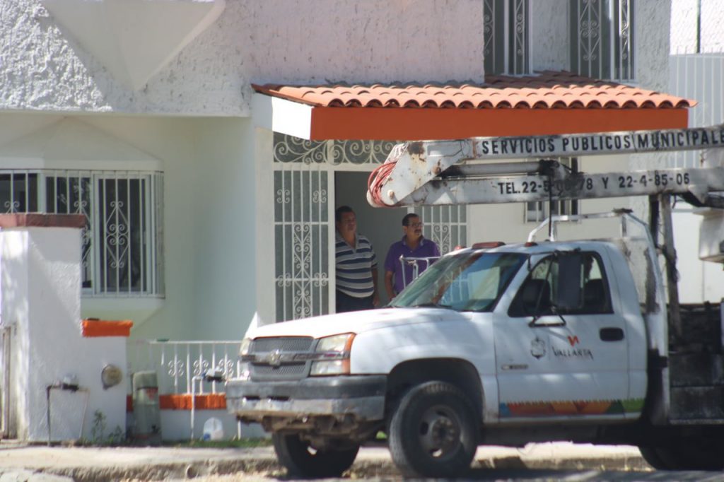 Suspenden a funcionarios que habrían utilizado vehículos oficiales para fines políticos en PV