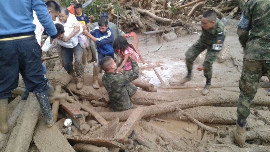 Tragedia en Colombia: avalancha mata a 112 personas