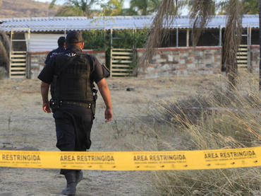 Fiscalía realiza peritajes en seis fosas halladas en Tlajomulco