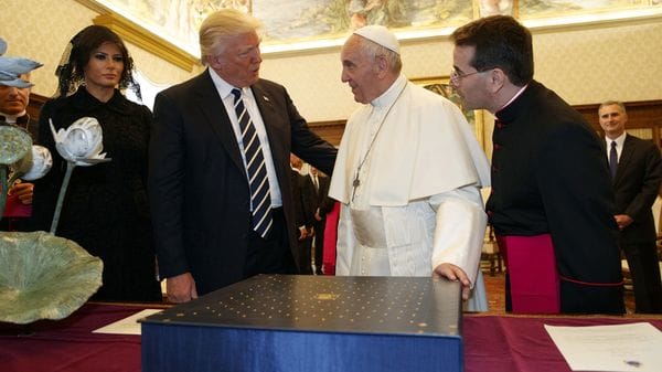 Sostienen encuentro en favor de la paz Donald Trump y Papa Francisco