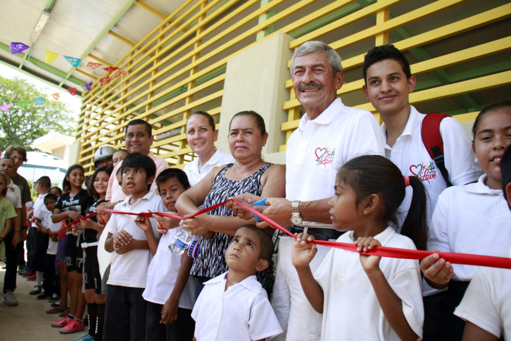 Inauguran dos aulas más en la escuela autosustentable “Nueva Creación“