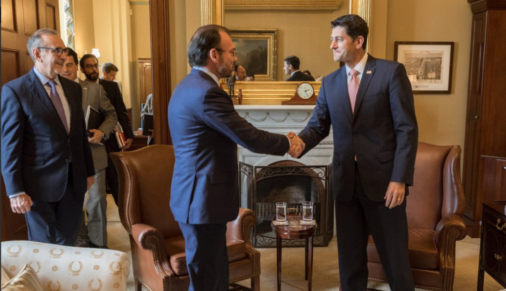 Videgaray se reúne con equipo de Trump en la Casa Blanca