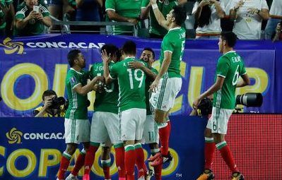 México vence a Honduras y avanza a Semifinales