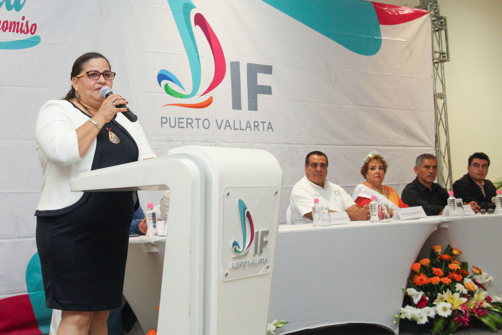 Reconocen ejemplo y aporte de adultos mayores a la sociedad en PV