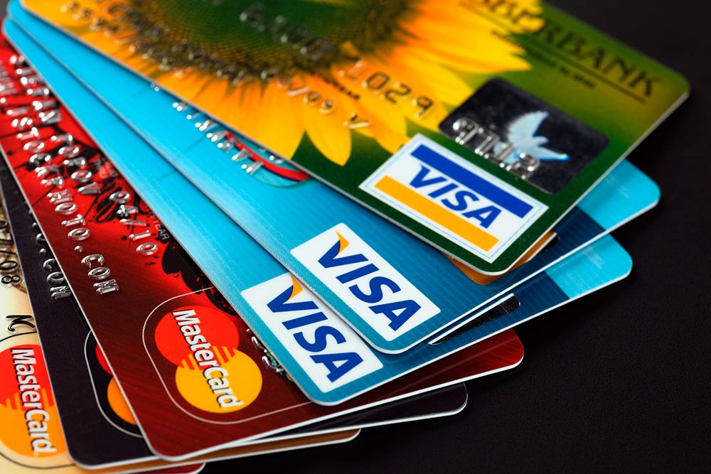 Aumentan deudas con tarjetas de crédito