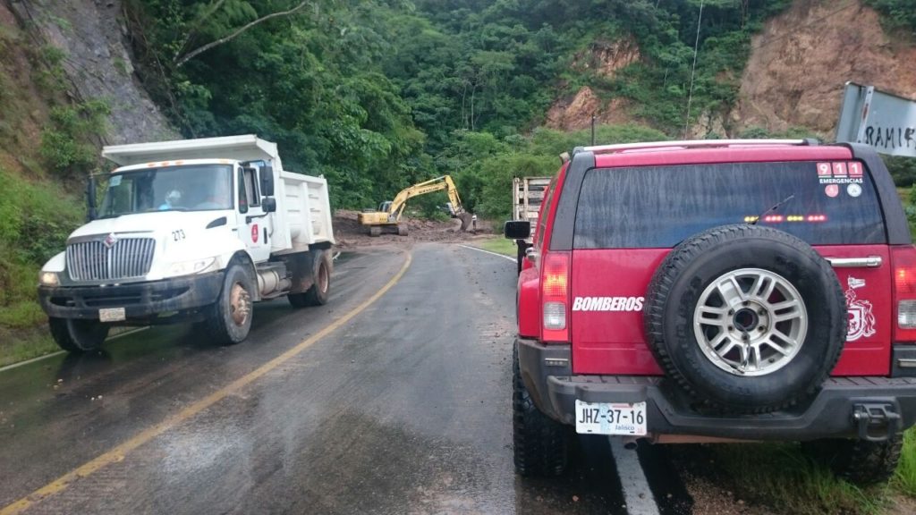 Continúa cerrada carretera Mascota – Las Palmas