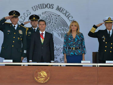 Peña Nieto reconoce ayuda de Fuerzas Armadas tras sismo