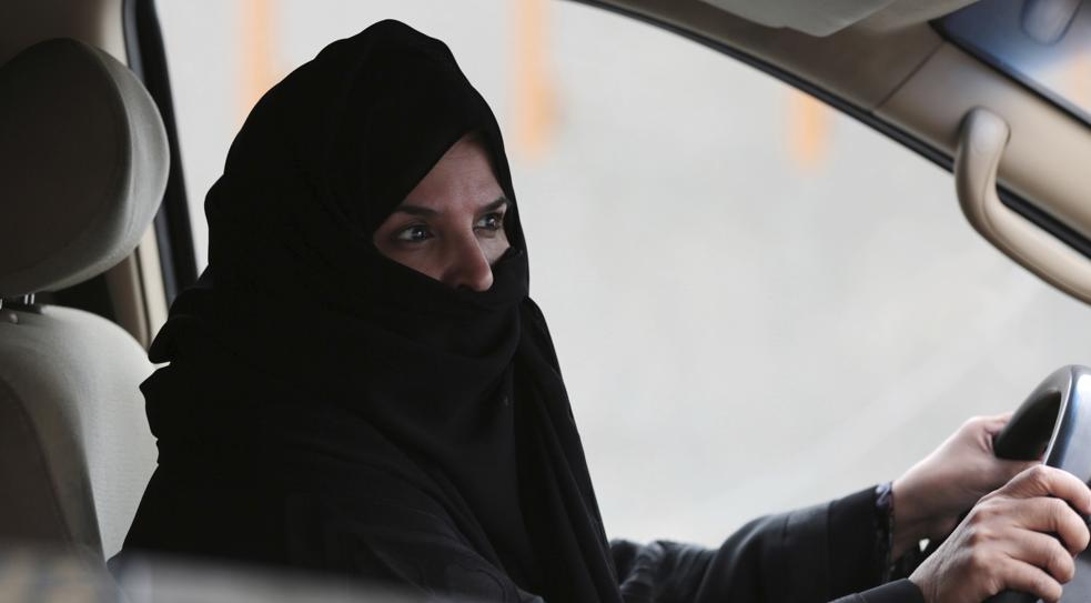 Histórico anuncio en Arabia Saudita las mujeres podrán manejar