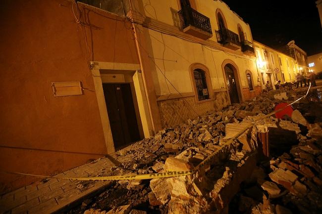 Sube a 43 la cifra de muertos por sismo en Puebla; hay 105 heridos