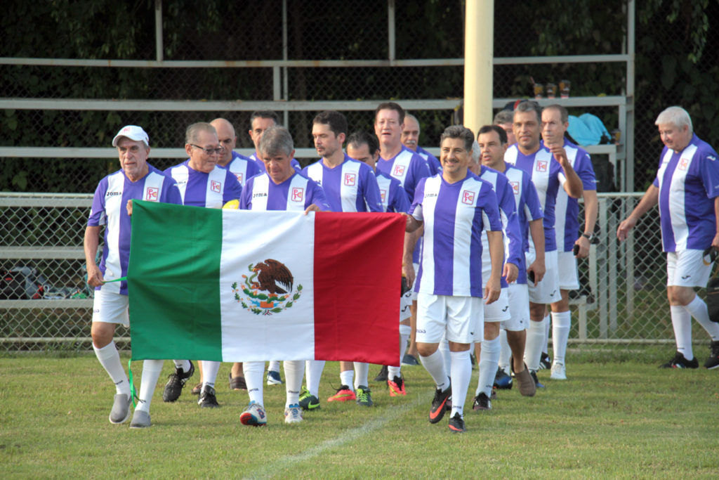 Mexicanos triunfan en Octavo Torneo Internacional de Veteranos de PV