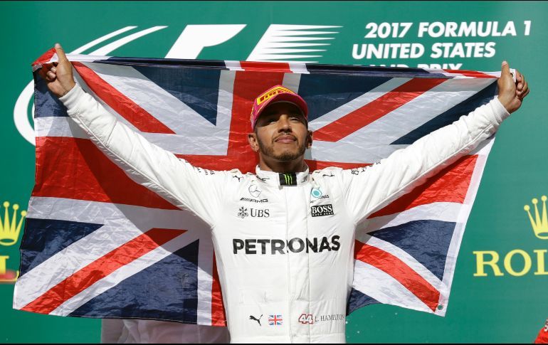Hamilton triunfa en EU y Mercedes gana Mundial de Constructores