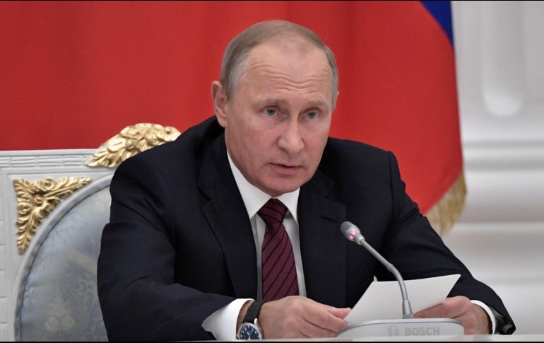 Putin dice que no ha decidido si buscará reelegirse en 2018