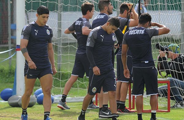 Con tristeza, Chivas regresó a los entrenamientos