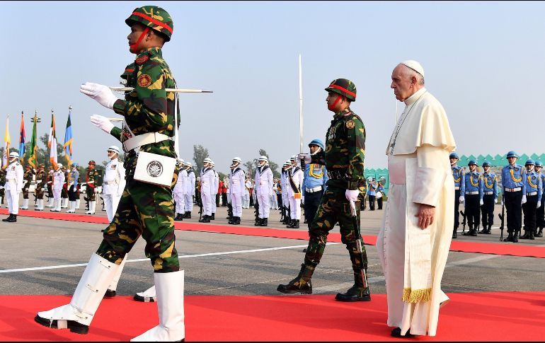 El Papa Francisco llega a Bangladesh