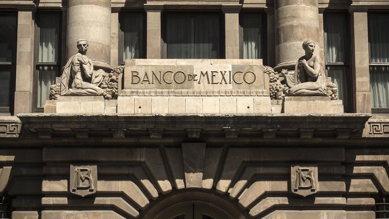 Subir o no su tasa, ese es el dilema del Banco de México