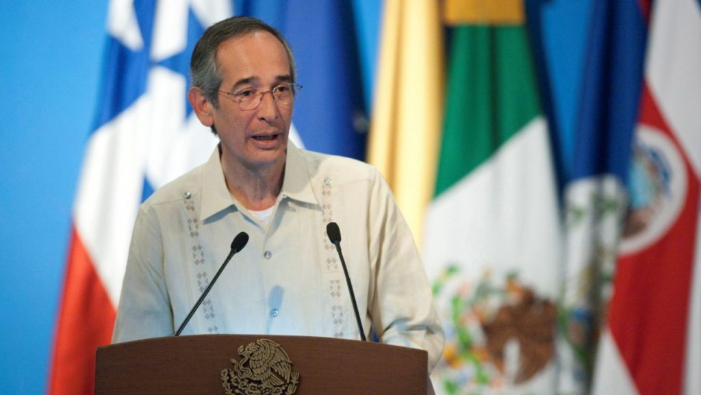 Arrestan a expresidente de Guatemala por caso de corrupción