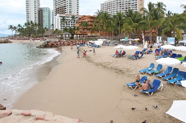 Confirma Enrique Alfaro cierre de playas en Jalisco y todo el país