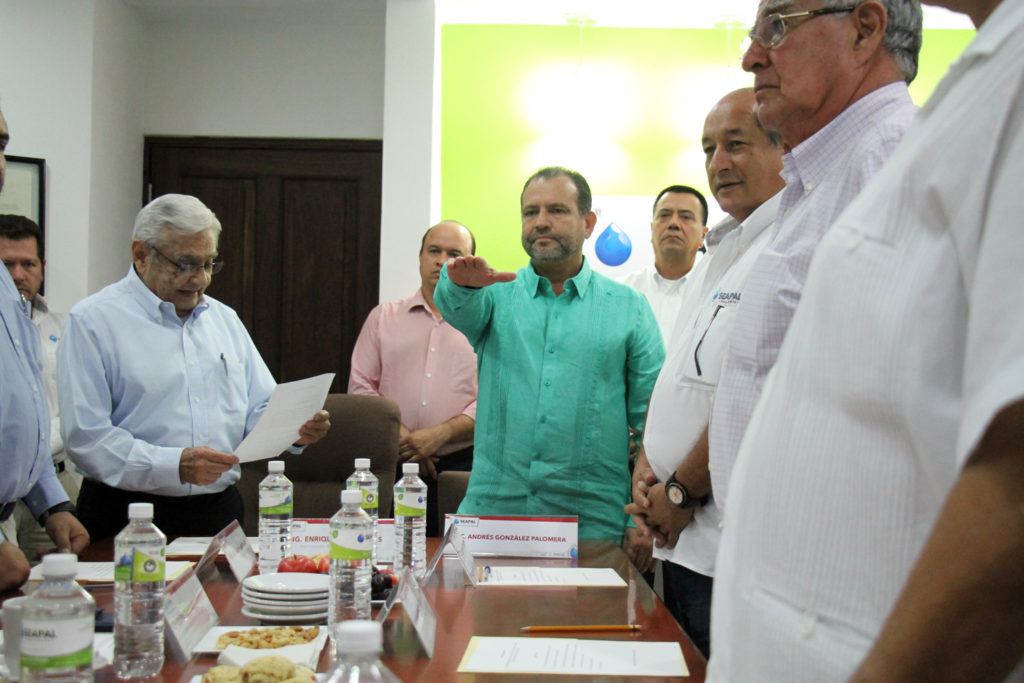 Andrés González Palomera asume la dirección general de SEAPAL Vallarta