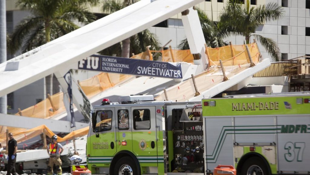 Suman seis muertos por colapso de puente en Florida