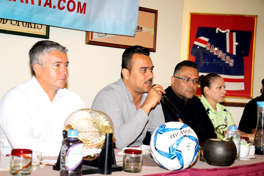 Presentan la agenda de deportiva del año en Puerto Vallarta