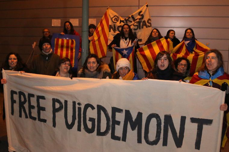 Alemania rechaza extraditar a Puigdemont por rebelión y decreta su libertad condicional