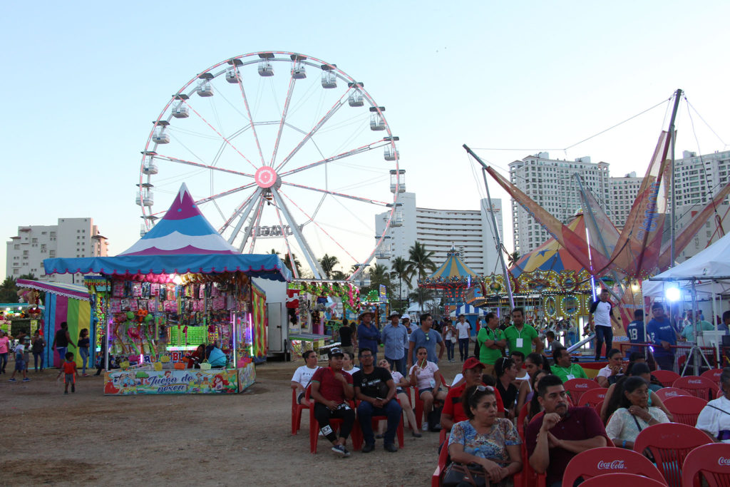 Inauguran la Expo Centenario – Parque de Diversiones