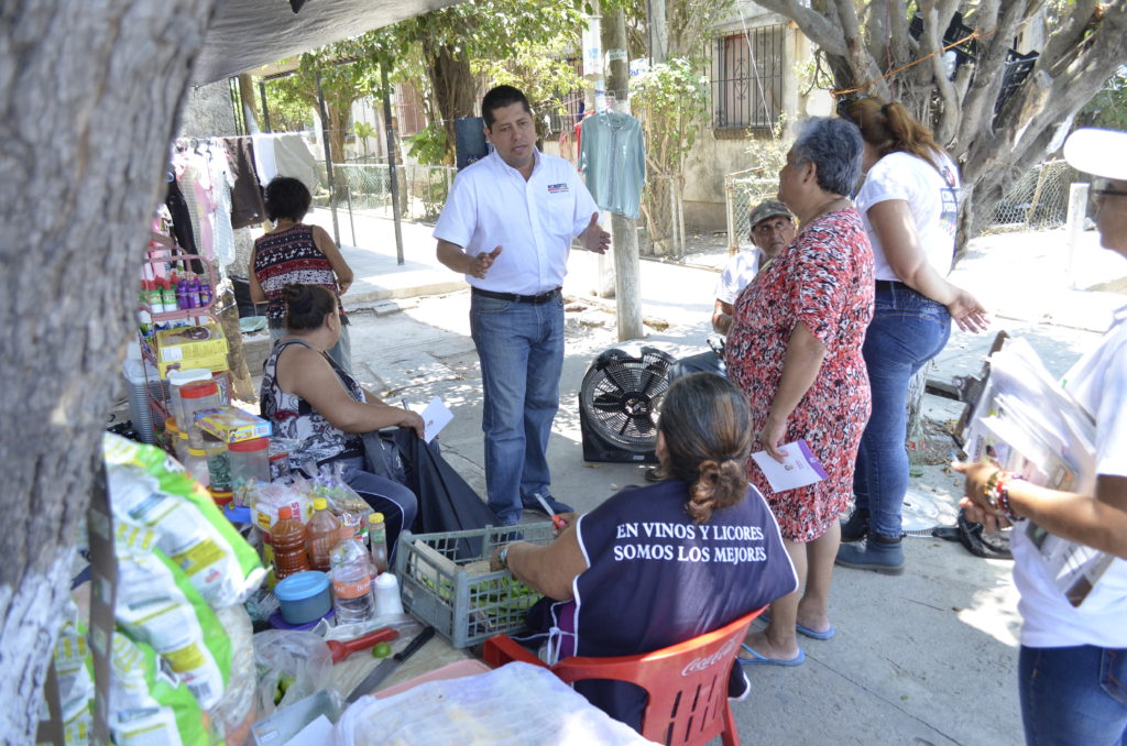 Escuelas con enseñanza de calidad, el reto en Vallarta: Roberto González