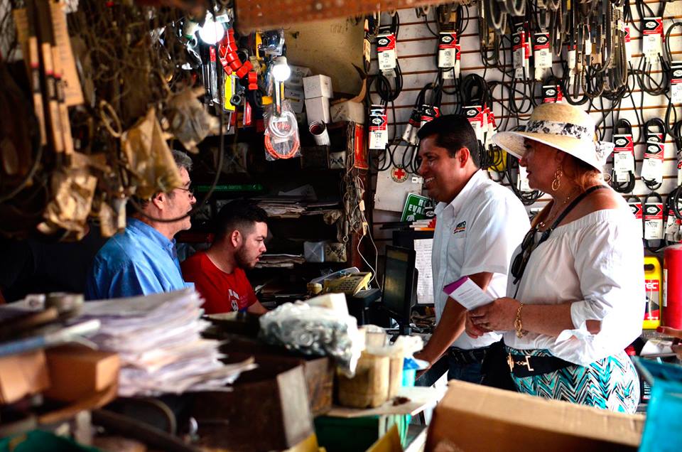 Micro y pequeñas empresas vallartenses, ya no pagarán recolección de basura: RG