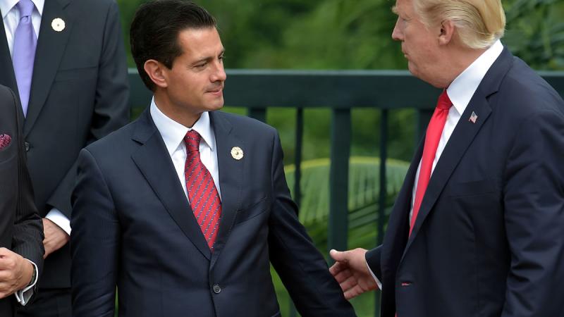 Al final México pagará por el muro, afirma Trump; Nunca, responde Peña Nieto