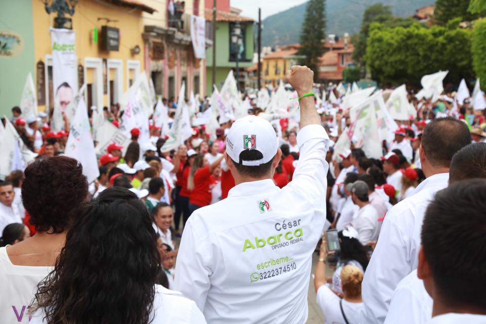 Triunfal cierre de campaña de Abarca en Talpa y Mascota