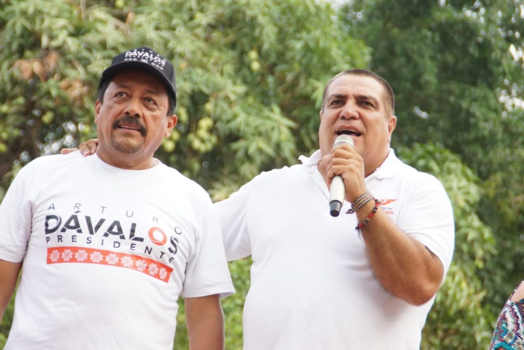 Dávalos: Vengo a pedirles que me den “chamba“ otra vez