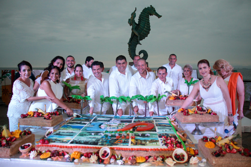 Puerto Vallarta celebra con orgullo su primer Centenario