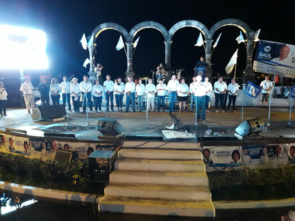 Saúl López es respaldado por los vallartenses