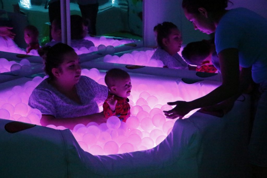 Cámara de Estimulación Multisensorial, un servicio más de DIF