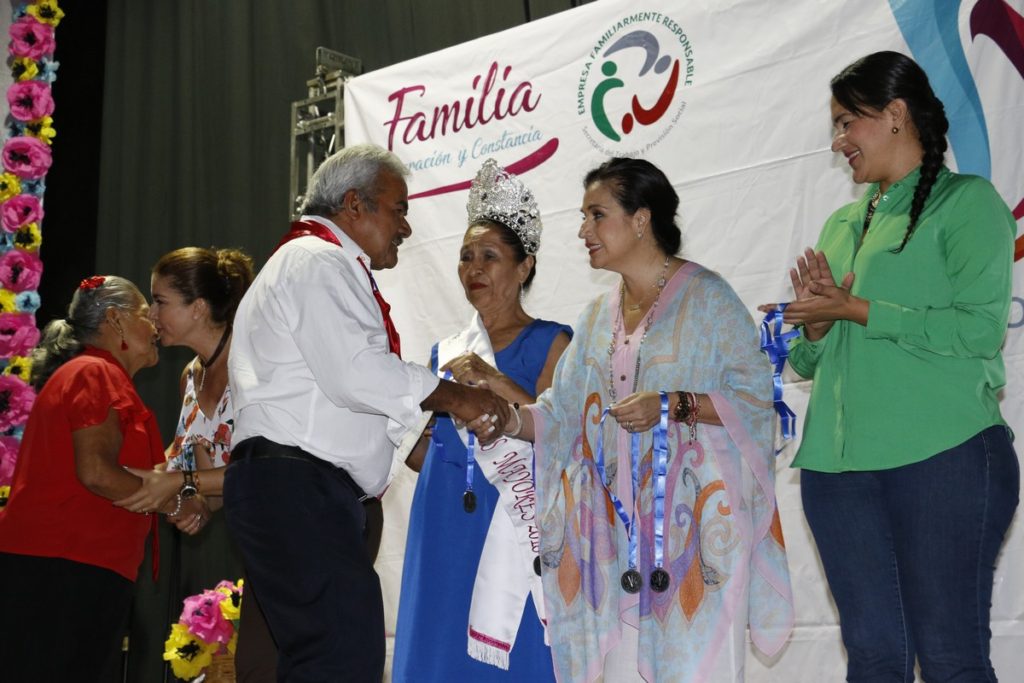 Inaugura DIF la Semana Deportiva y Cultural del Adulto Mayor
