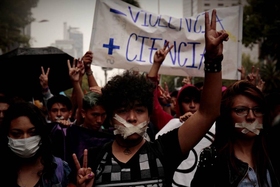 Los estudiantes de México marchan en contra del miedo