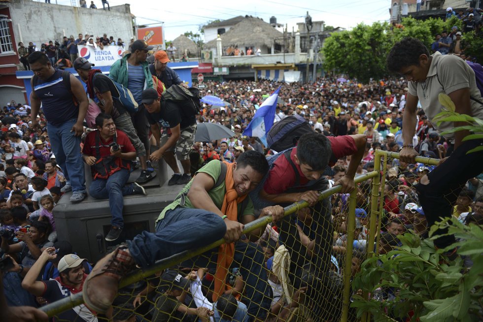 Estados Unidos ofreció a México 20 mdd por detener caravana migrante