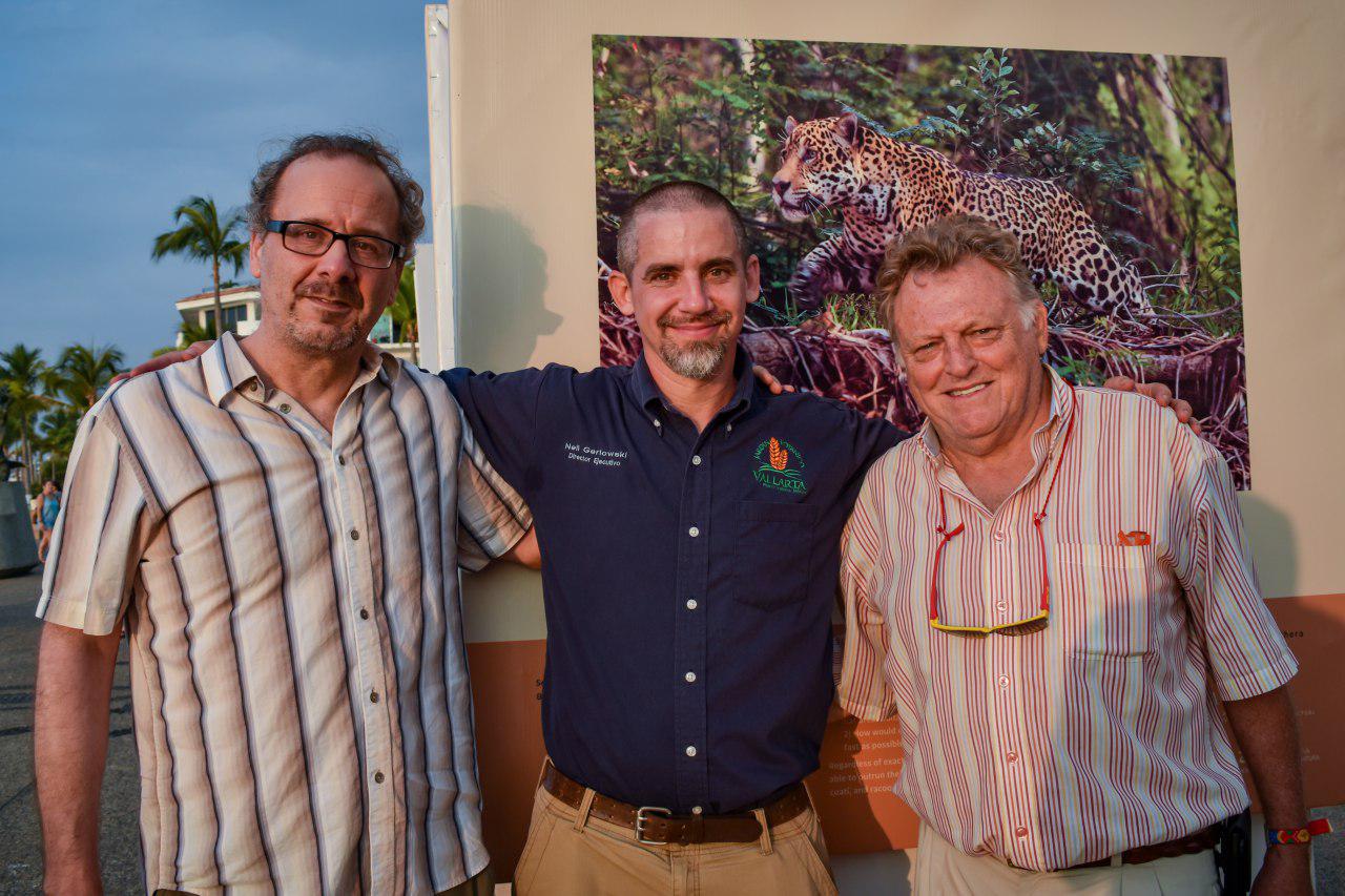 Presentan exposición fotográfica “Jaguares”, en el malecón