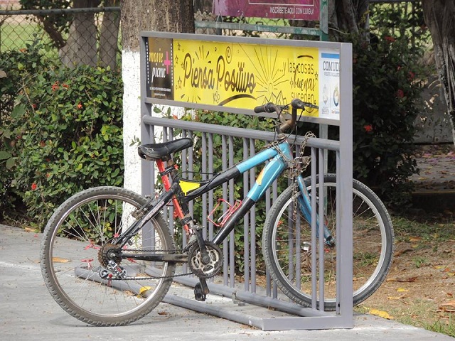 Instalan ciclopuertos en áreas deportivas de Puerto Vallarta