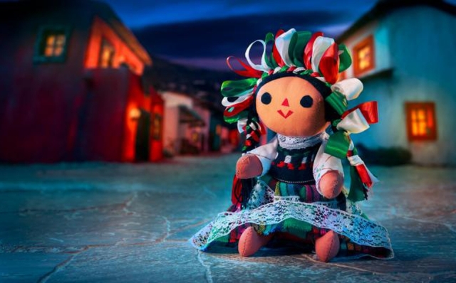 ¡De México para el mundo! Muñeca de Amealco se va de viaje por varias ciudades