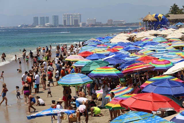 Cierra PV con 90 por ciento de ocupación en puente vacacional