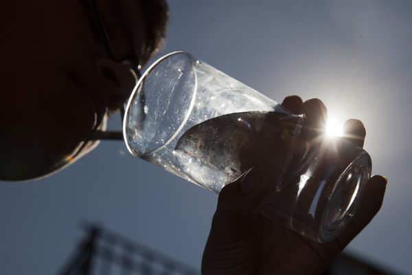 Alerta ante los signos de la deshidratación y cómo evitarla