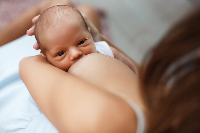 Lactancia materna favorece el desarrollo emocional del bebé