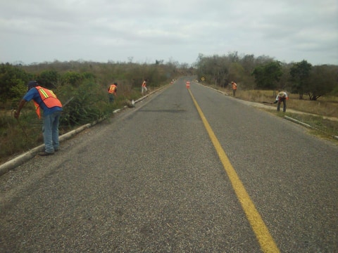 Rehabilitan tramo carretero en Tomatlán por gestión de Antorchistas