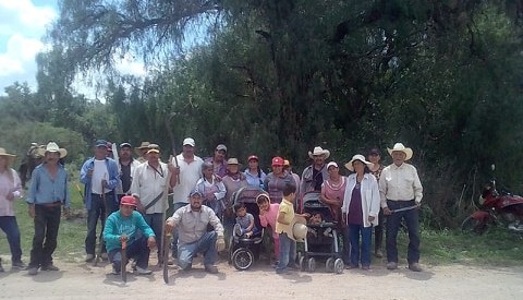 Laguenses realizan faena en la carretera La Troje-Crucero carretera Aguascalientes-Ojuelos