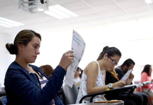 UdeG otorgará apoyos económicos a estudiantes de intercambio para volver a México