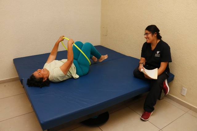 Decenas de personas reciben diariamente terapia en la URR