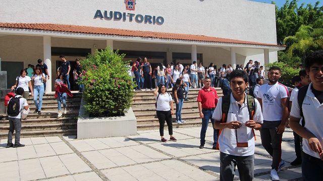 Más de 600 Estudiantes de Bachillerato, Asistieron a la 