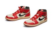 Más de medio millón de dólares por los primeros tenis de Jordan en la NBA