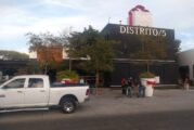 Continúan investigaciones en plaza donde asesinaron a Sandoval Díaz; aseguran 6 vehículos